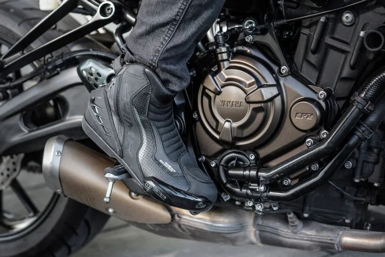 Buty sportowe SHIMA SX-6 BLACK czarny