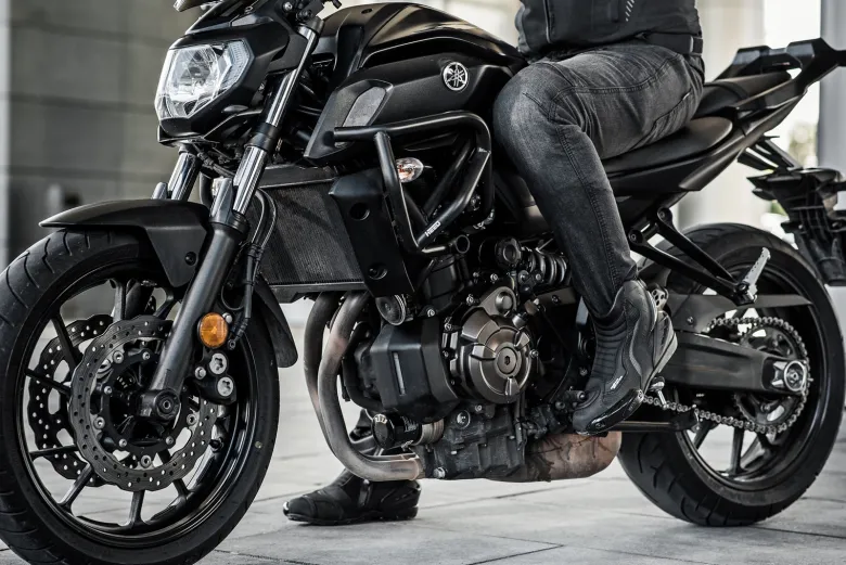 Buty sportowe SHIMA SX-6 BLACK czarny