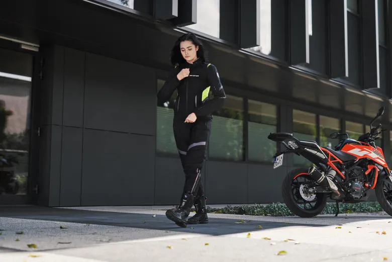 Buty turystyczne damskie SHIMA STRATO LADY czarny szary czerwony fluo