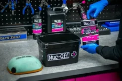 Olej do filtrów powietrza MUC-OFF 1L