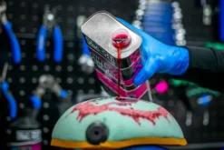 Olej do filtrów powietrza MUC-OFF 1L