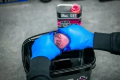 Olej do filtrów powietrza MUC-OFF 1L