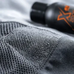 Płyn do płukania odzieży motocyklowej Fabric Protect XZONE 300ml