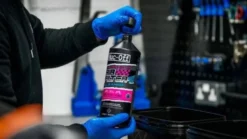 Środek do czyszczenia filtrów powietrza MUC-OFF 1L