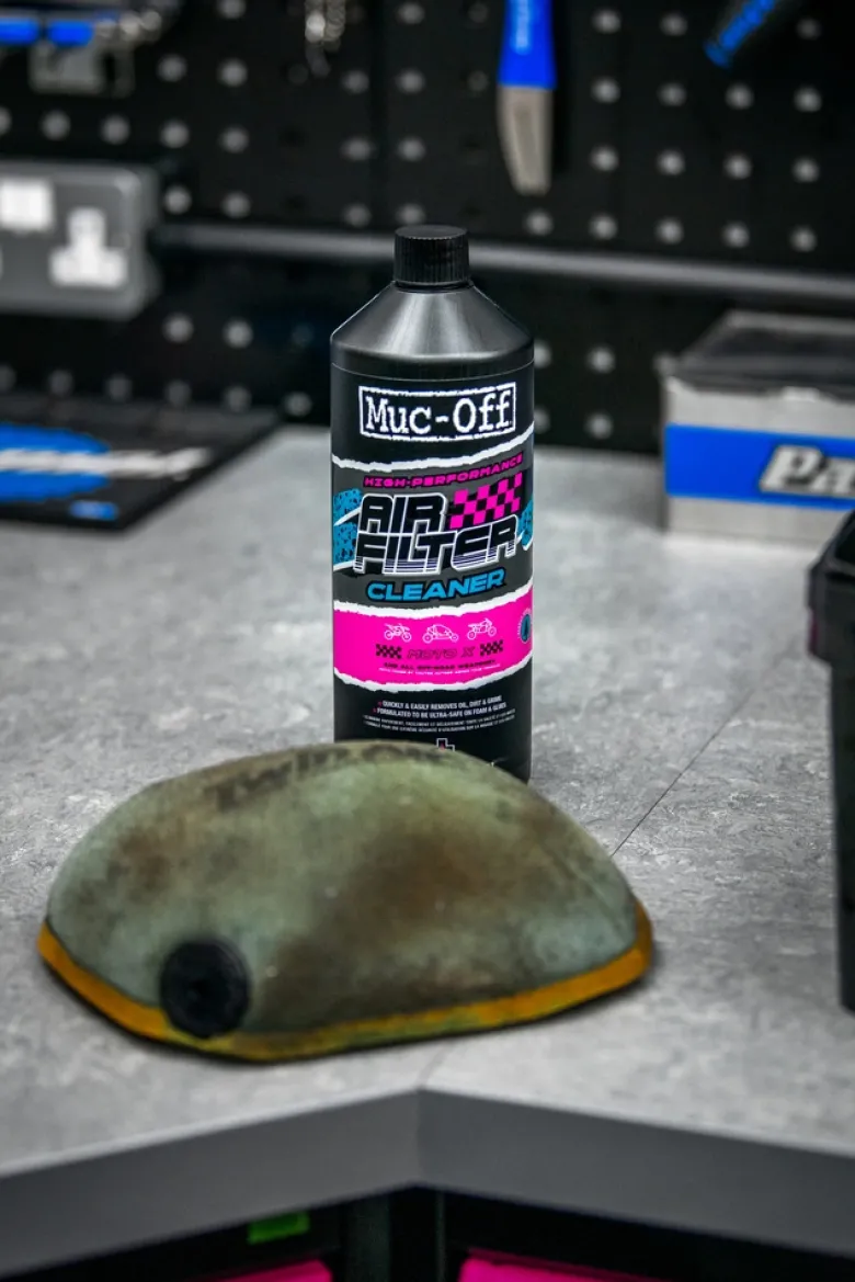 Środek do czyszczenia filtrów powietrza MUC-OFF 1L
